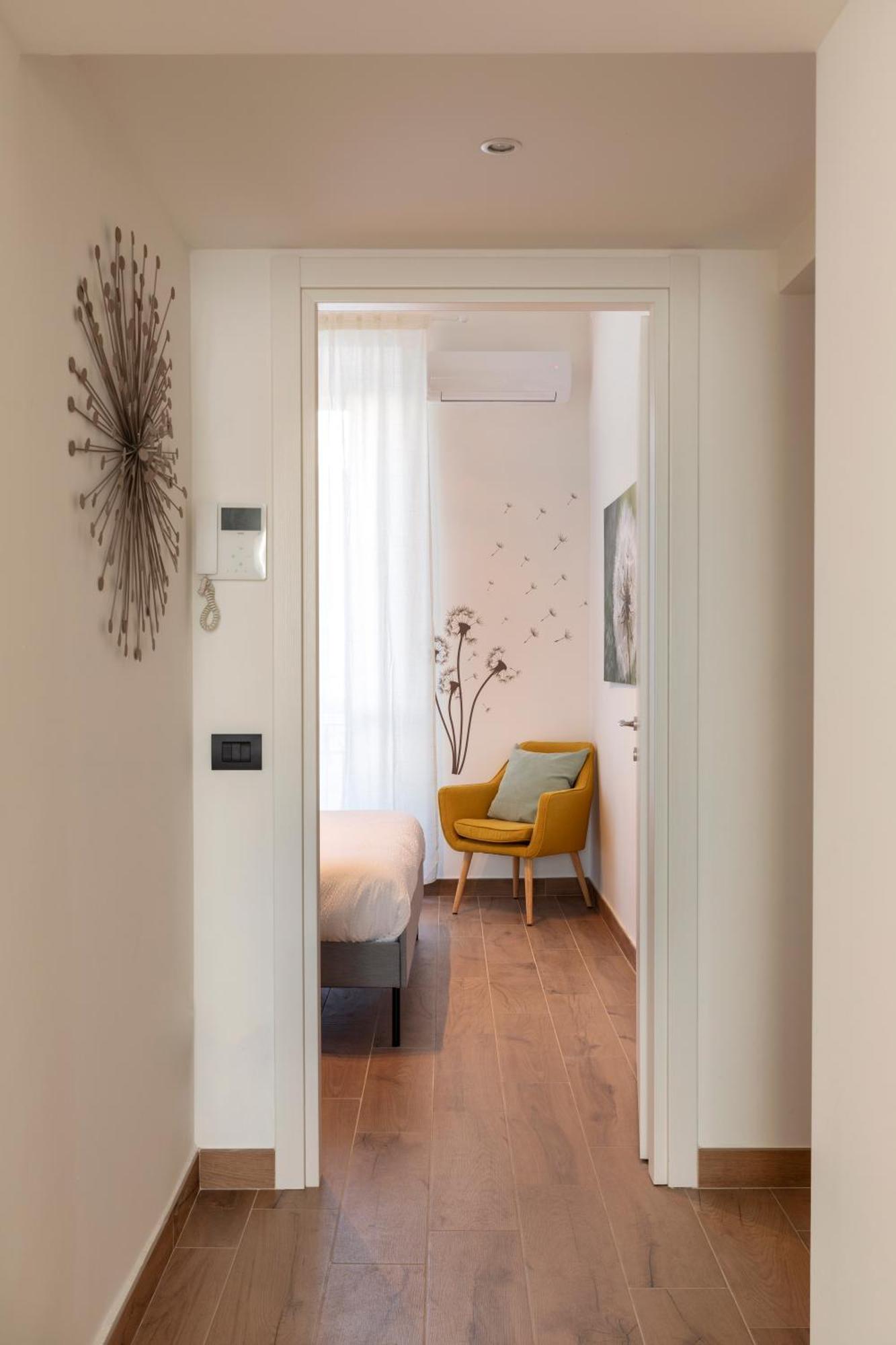 The House Of Dandelions - Duomo In 15Min By Metro M3 Apartment Milan Exterior photo