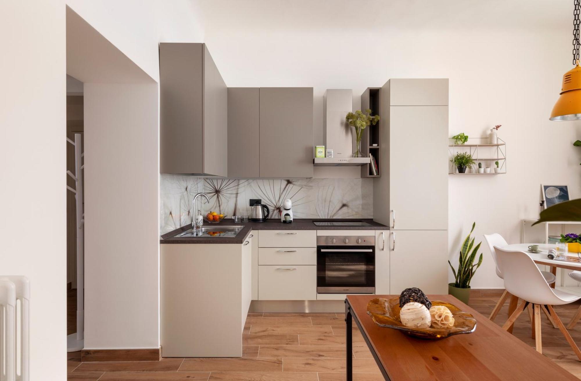 The House Of Dandelions - Duomo In 15Min By Metro M3 Apartment Milan Exterior photo